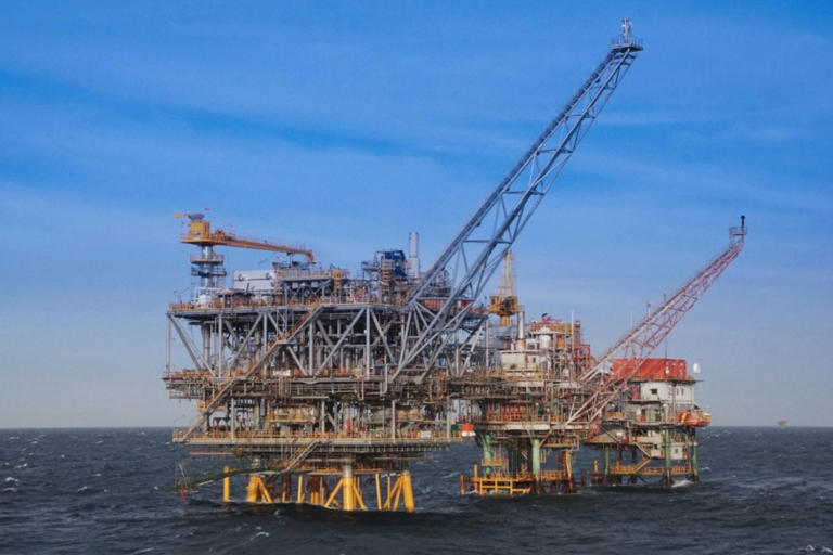 Mulai 1 April, Rusia Stop Ekspor Bensin: Pasar Energi Global Terancam