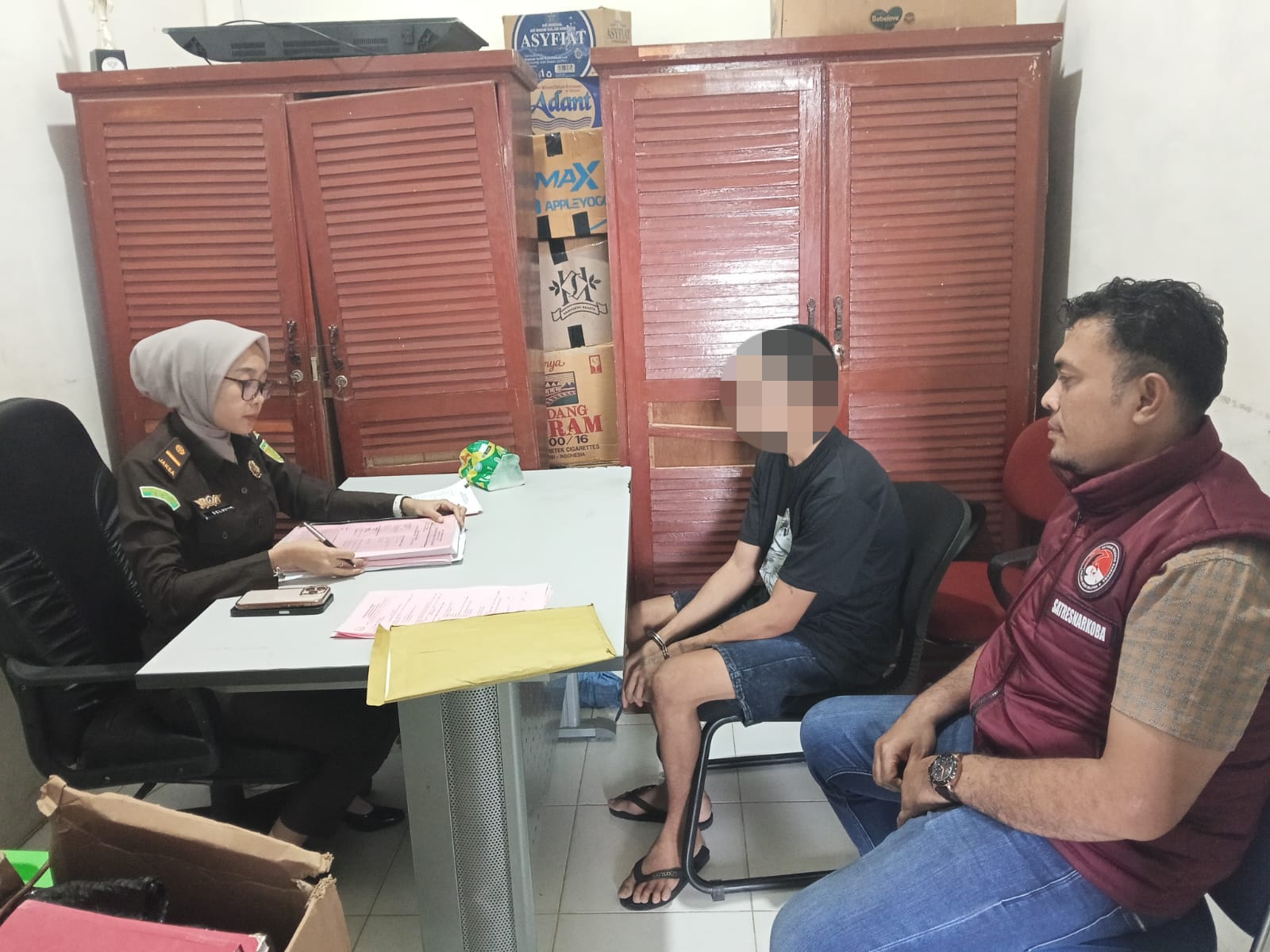 Satresnarkoba Polres Aceh Selatan serahkan Dua Tersangka Narkotika  ke Kejaksaan