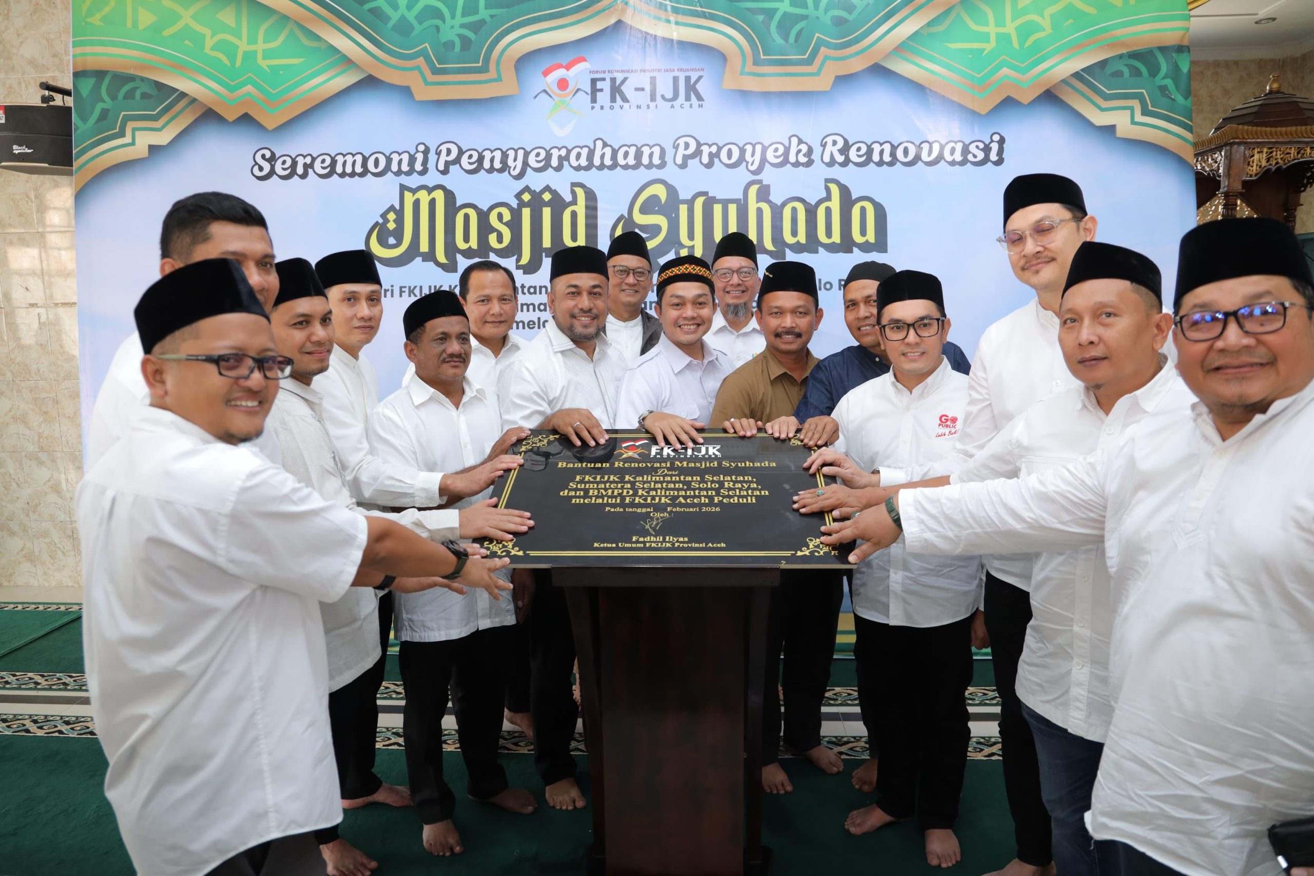 FKIJK Aceh Perkuat Kepedulian Sosial Melalui Renovasi Masjid Syuhada Kuala Simpang
