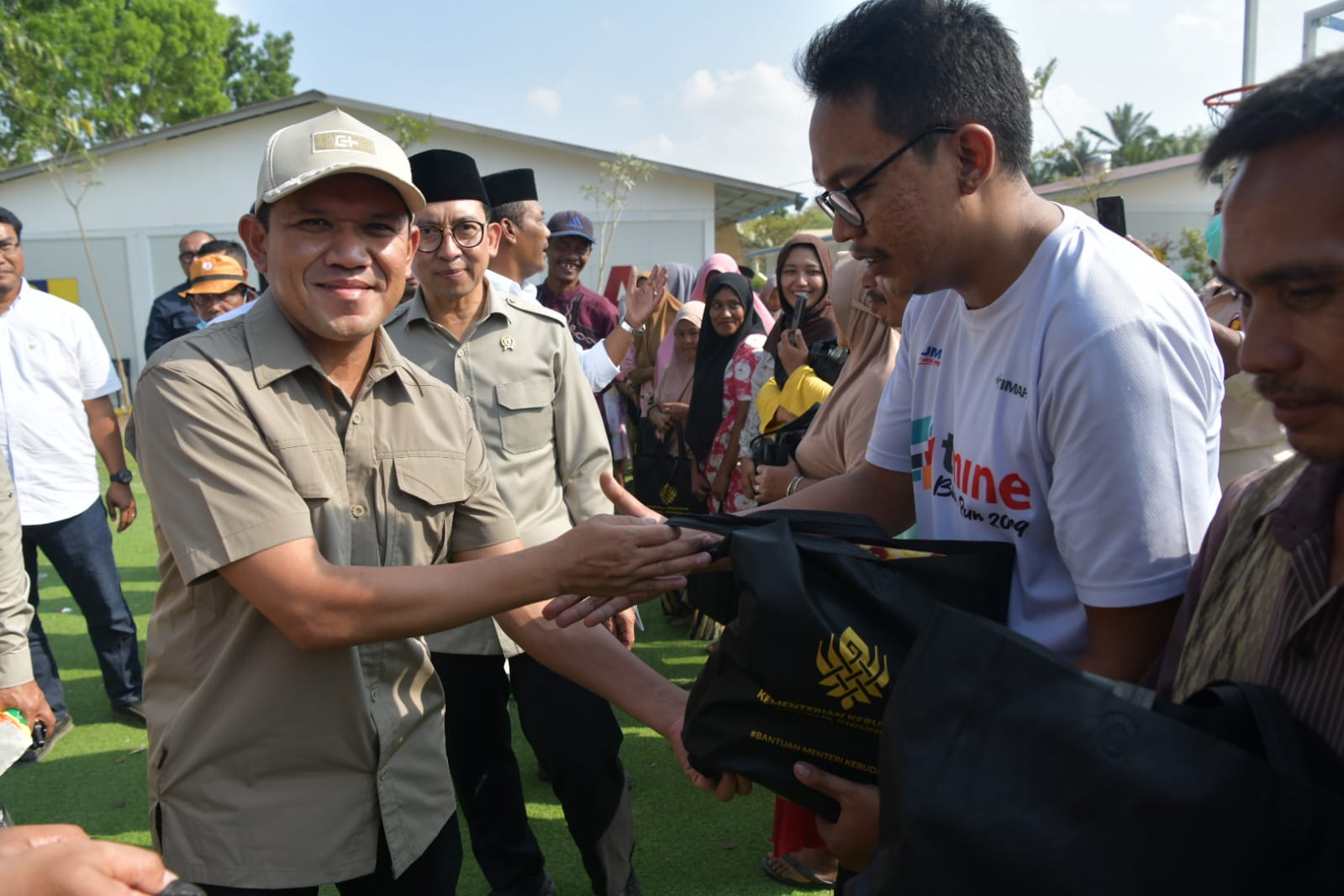Wagub Aceh Dampingi Fadli Zon Kunjungi Seniman hingga Warga Huntara di Aceh Tamiang
