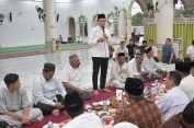 Wagub Aceh Hadiri Buka Puasa di Teupin Raya, Ratusan Warga Ikut Mendoakan Abu Razak