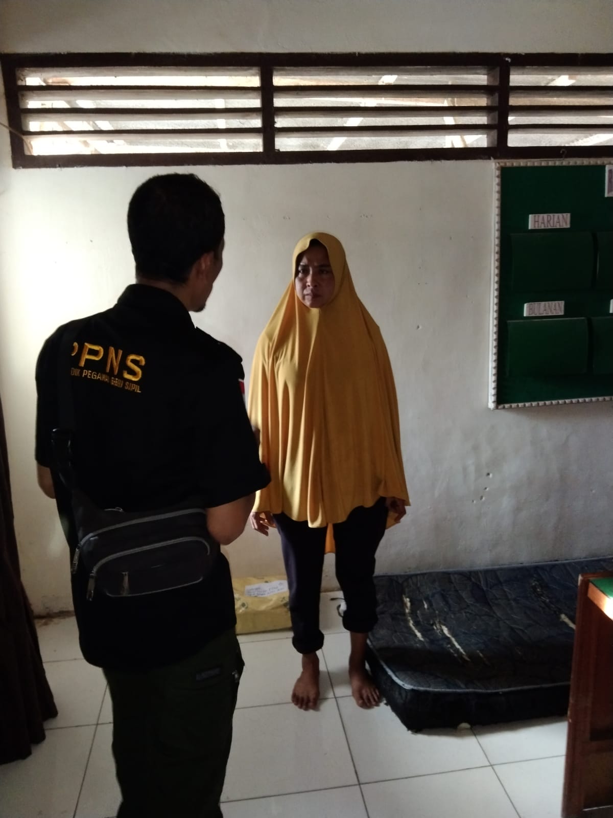 Terpergok Berduaan di Rumah Warga, Pasangan Non-Muhrim di Labuhan Haji Diproses Satpol PP-WH