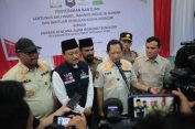 Wagub Aceh Dampingi Mendagri dan Mensos Serahkan Bantuan bagi Warga Terdampak Bencana