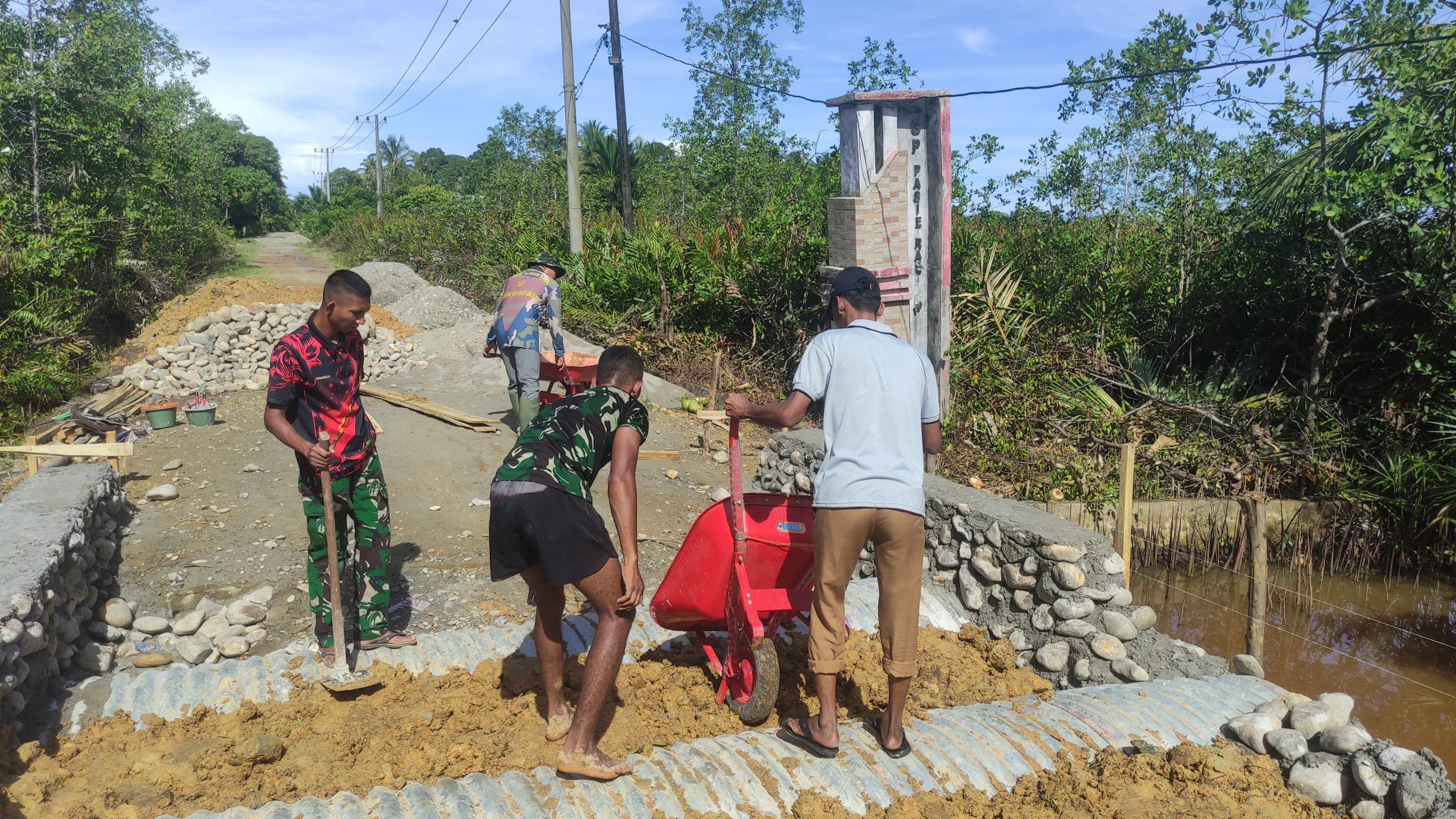 TNI Kebut Pembangunan Jembatan Aramco di Pasi Rasian, Akses Warga Segera Terbuka