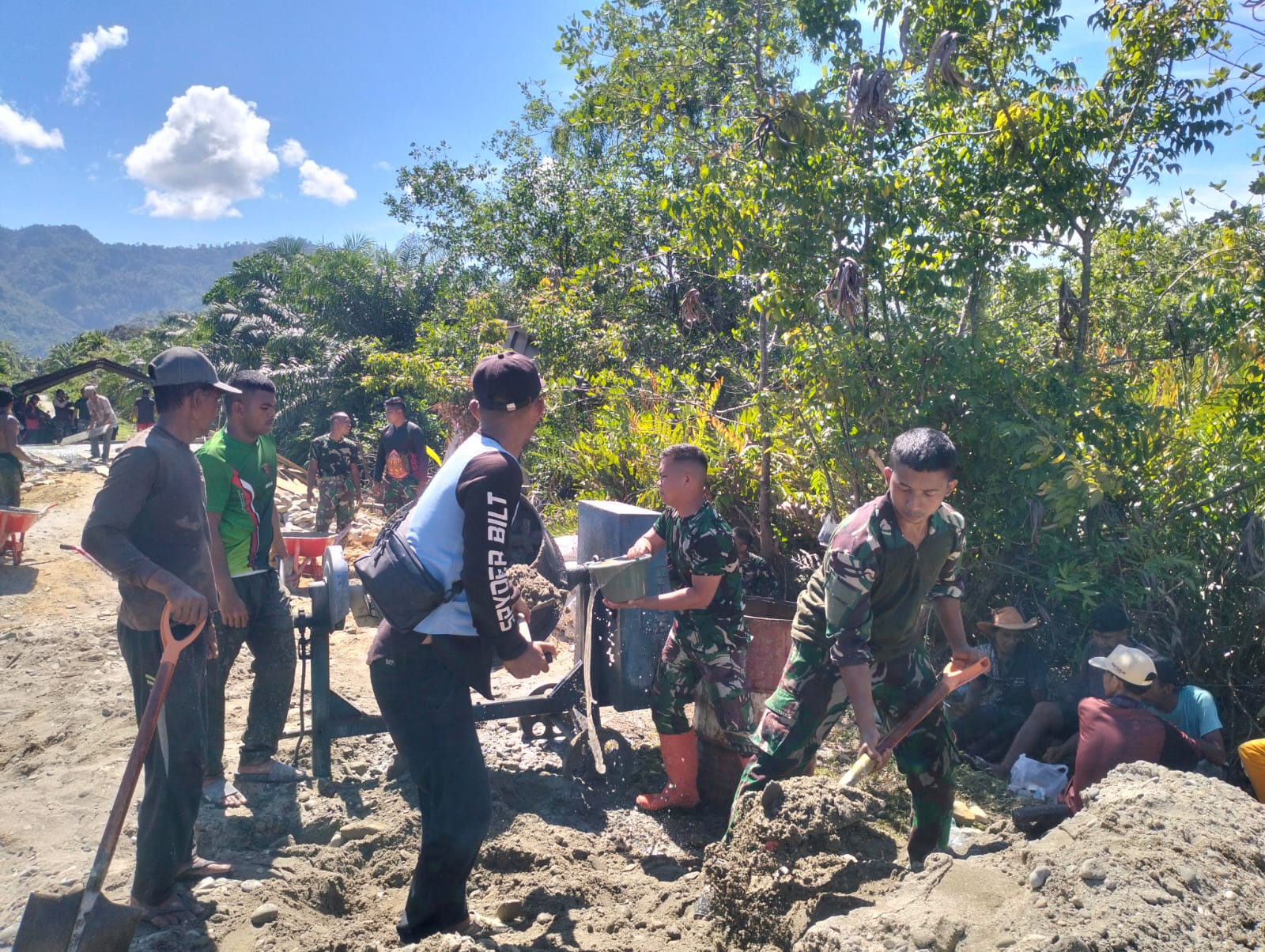 Dikebut TNI, Dua Jembatan Strategis di Aceh Selatan Masuki Tahap Konstruksi Penting